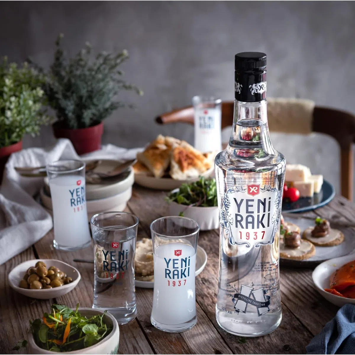 Yeni Rakı 1937 70cl | 45% Vol. | Nr.1 Rakı-Marke der Welt | Premium Türkischer Anislikör | 500 Jahre Rakı-Kultur | Preisgekrönt | Ideal für Rakı-Cocktails | Made in Türkiye, Hergestellt in der Türkei