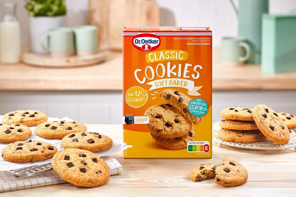 Dr. Oetker Classic Cookies 4er Pack (4 x 395 g) – Backmischung für 12 Soft Baked Cookies mit Zartbitter-Schokostückchen, für süße Genussmomente zu jeder Gelegenheit