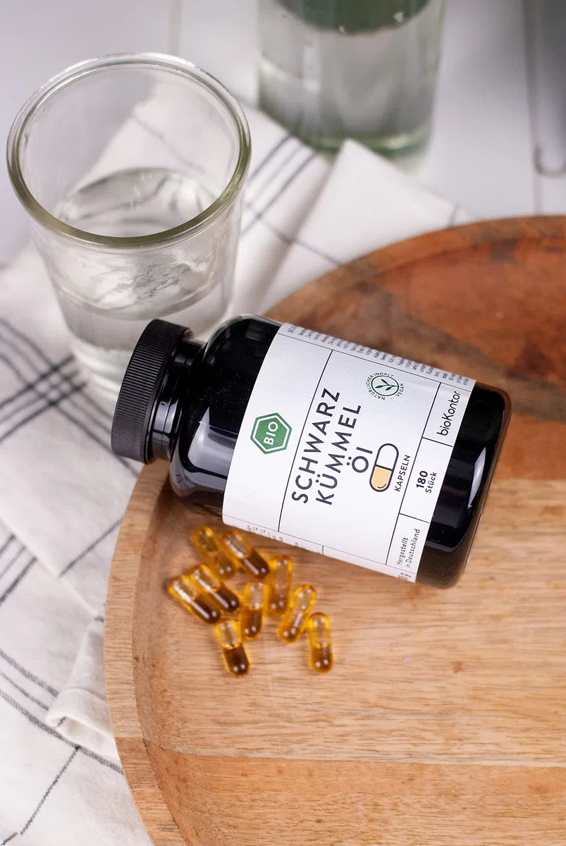 bioKontor Bio Schwarzkümmelöl Kapseln 180 Stück – ägyptisches Schwarzkümmelöl nativ kaltgepresst – 1000 mg pro Tagesdosis – Nigella Sativa Öl Kapseln vegan – Black Seed Oil Capsules