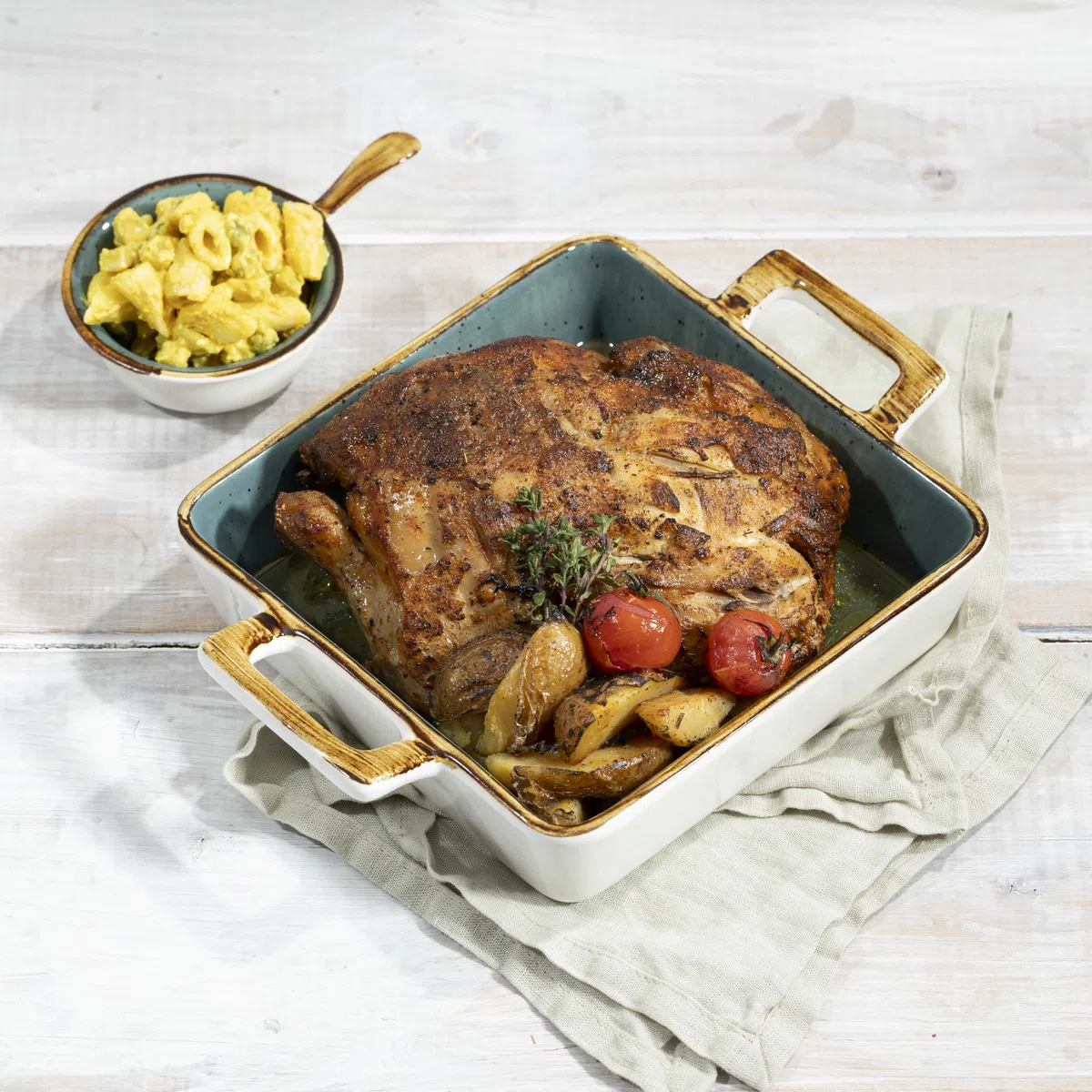 LANDPERLE gegrilltes ganzes Hähnchen ca. 1KG | Poulet Entier Grille | Hähnchen vakuum-gegart im eigenen Saft & danach gegrillt | Hähnchenfleisch Küchenfertig Verzehrfertig| für BBQ Grillen (1)