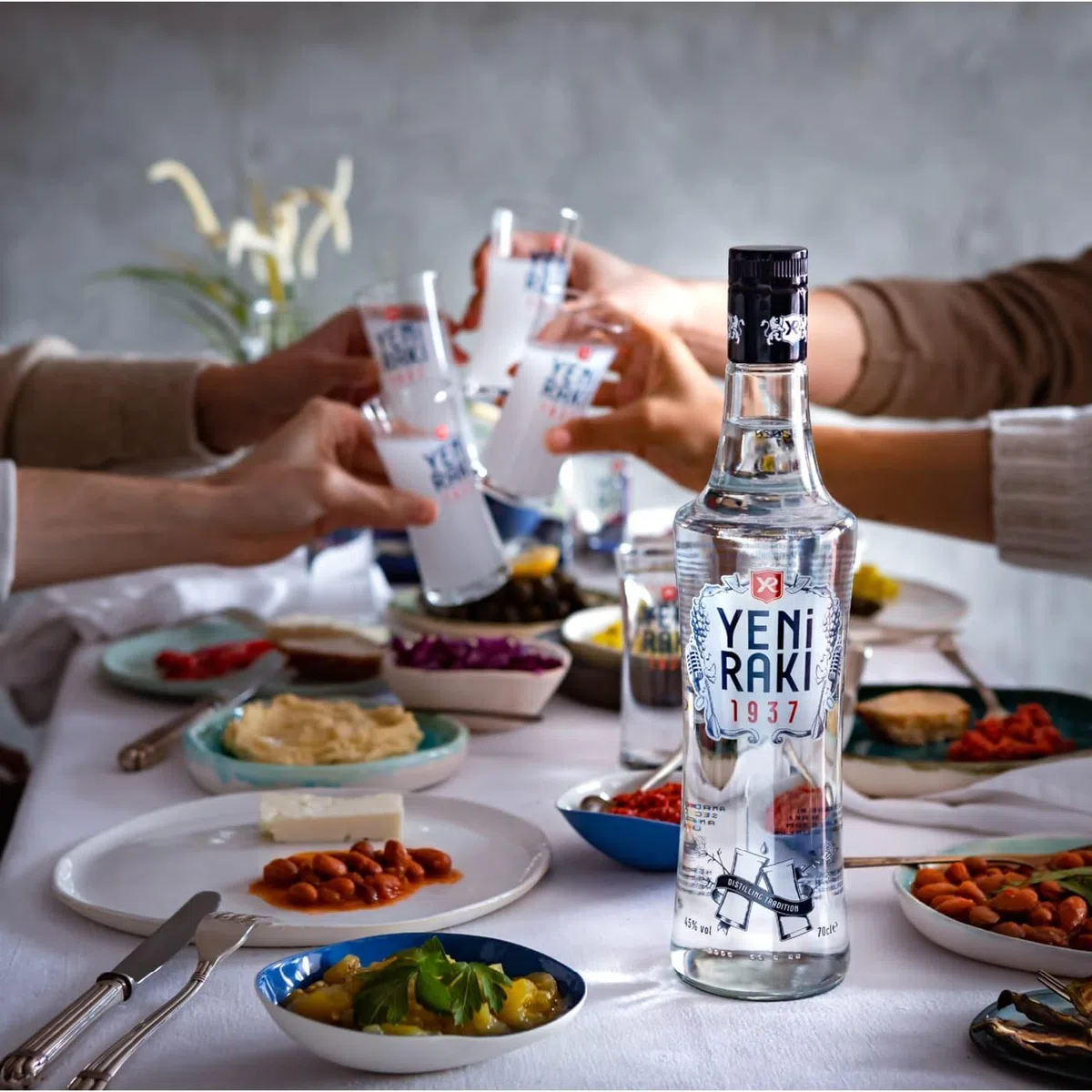 Yeni Rakı 1937 70cl | 45% Vol. | Nr.1 Rakı-Marke der Welt | Premium Türkischer Anislikör | 500 Jahre Rakı-Kultur | Preisgekrönt | Ideal für Rakı-Cocktails | Made in Türkiye, Hergestellt in der Türkei