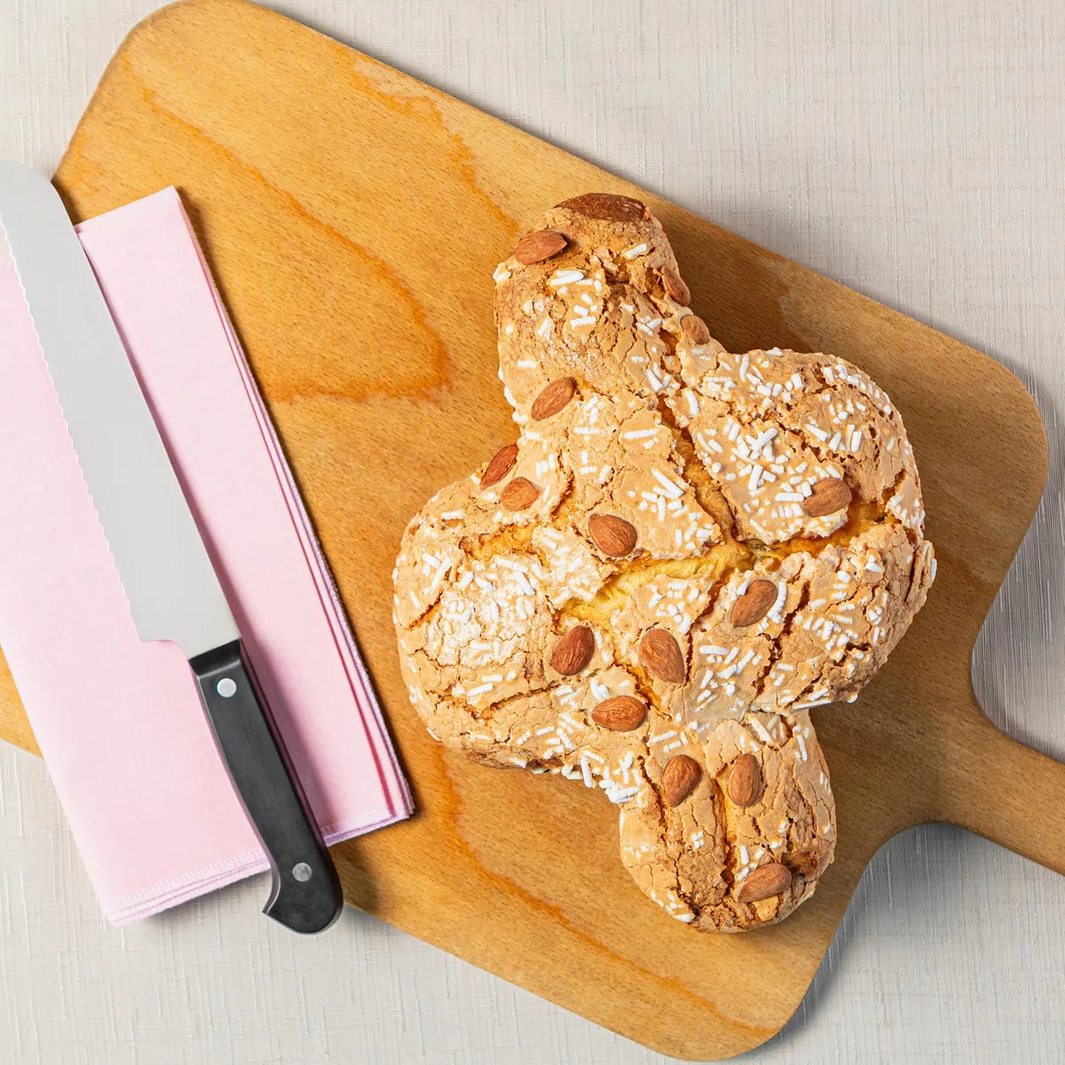 Handgemachte klassische Oster-Taube 750gr - Pasticceria Fraccaro 1932, Osterkuchen mit weichem und duftendem Teig, kandierten Orangenschalen, Mandelglasur und Kristallzucker, Bauletto-Linie